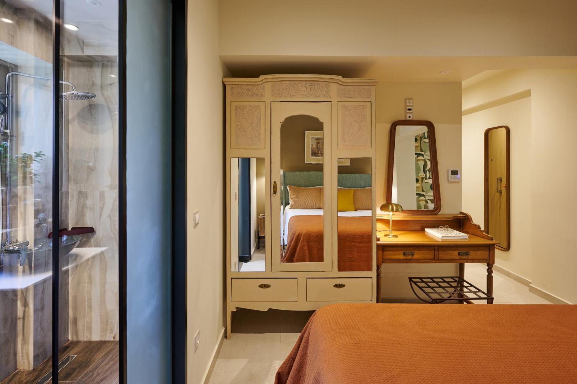 Rastoni Acropolis Uniquely Located Stylish Apartment *