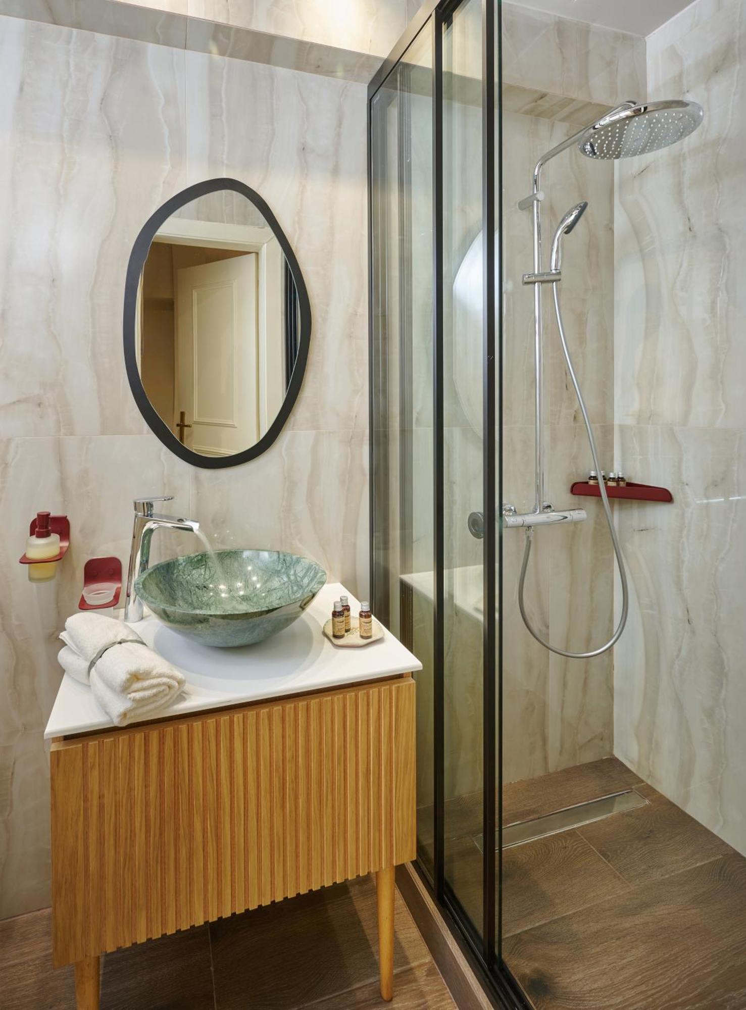 Rastoni Acropolis Uniquely Located Stylish Apartment