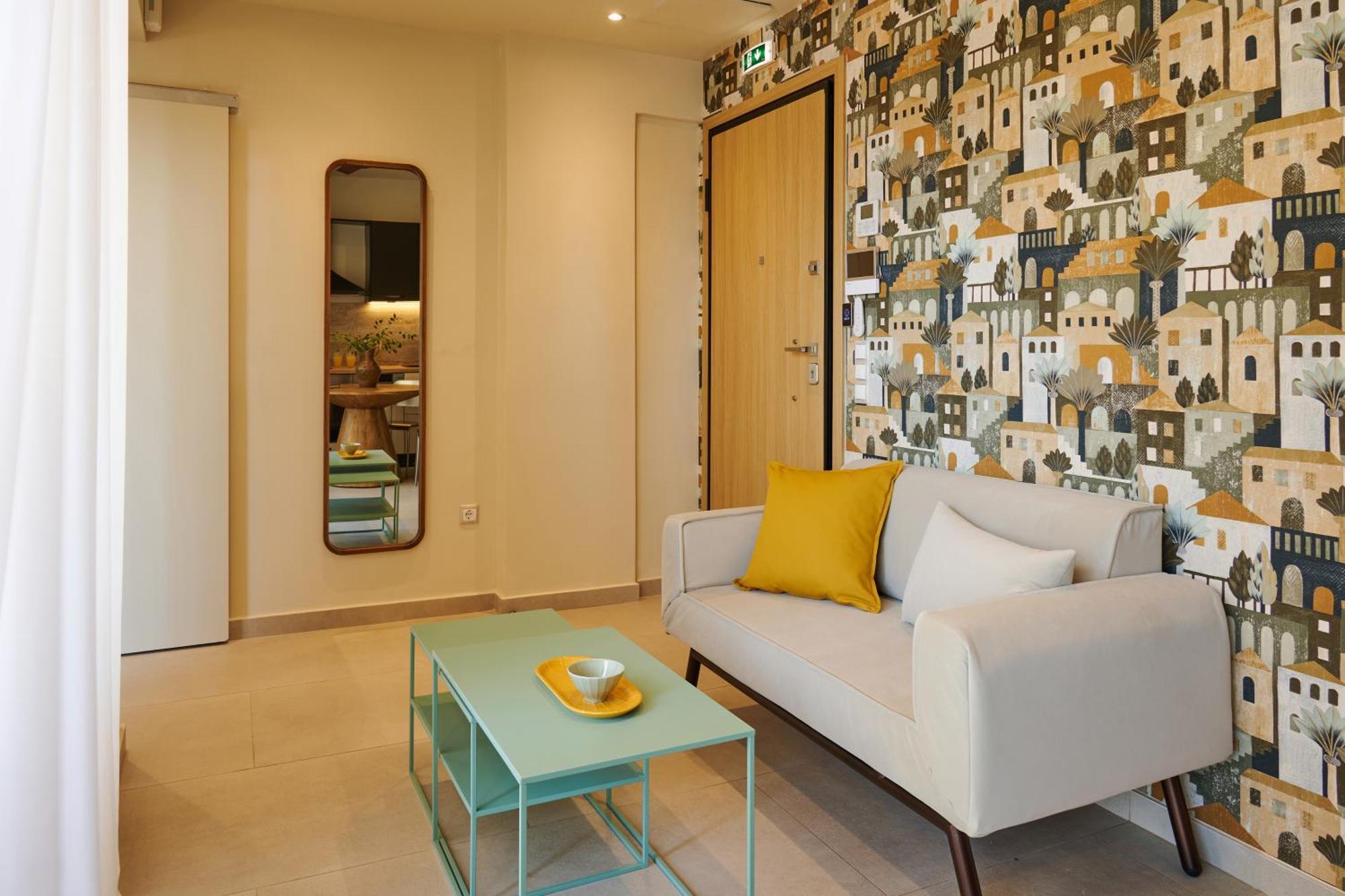 Rastoni Acropolis Uniquely Located Stylish Apartment *