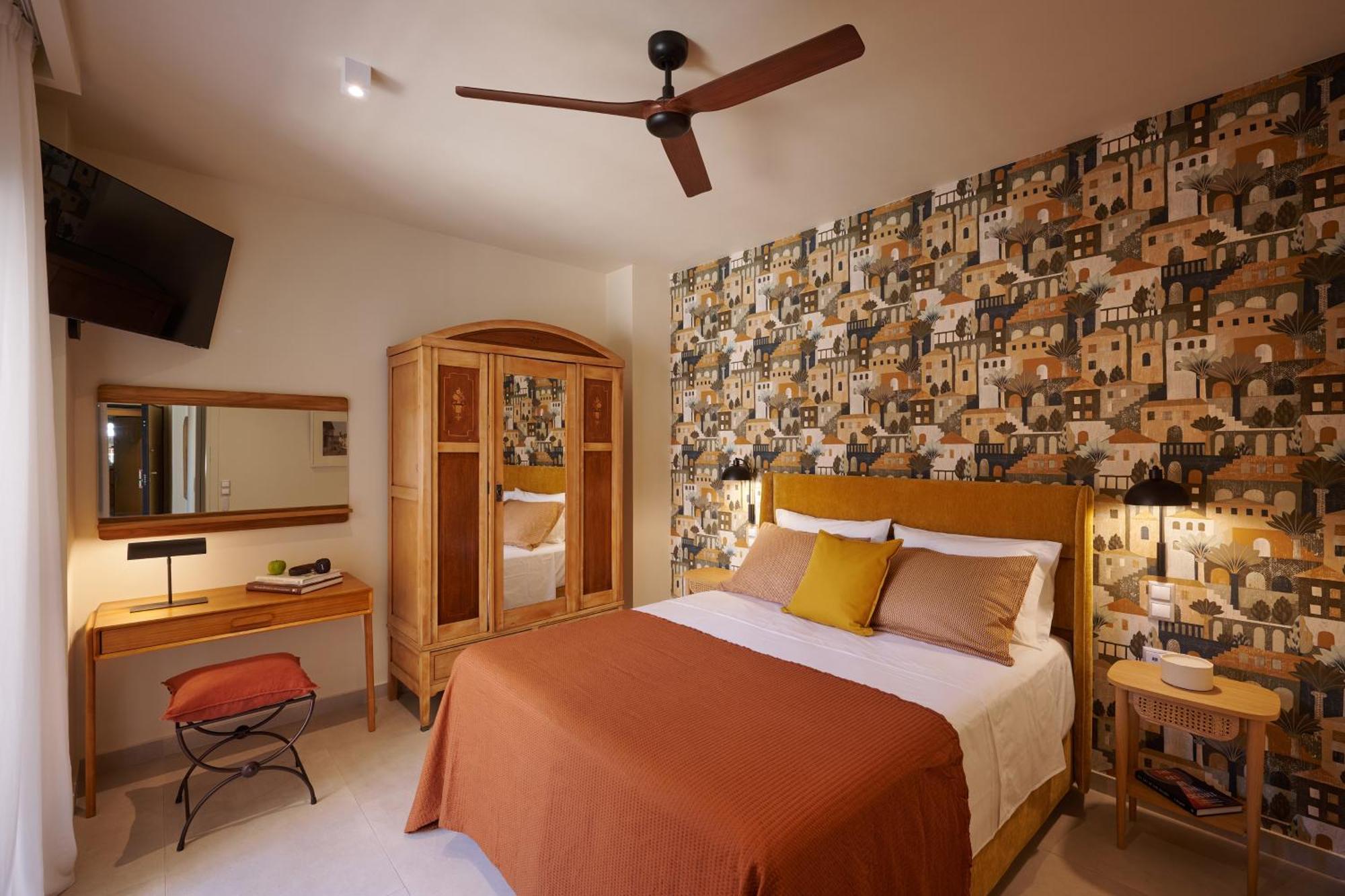 Rastoni Acropolis Uniquely Located Stylish Apartment Athen