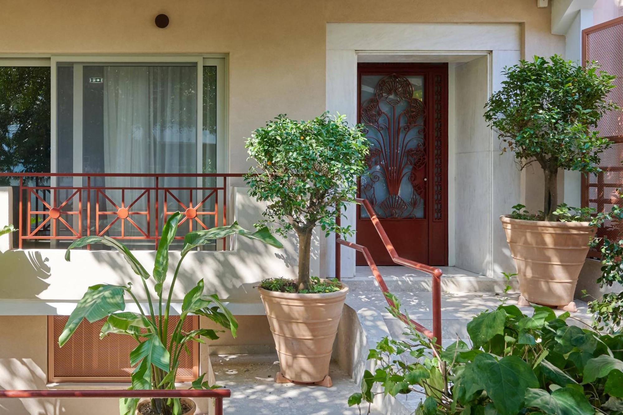 Rastoni Acropolis Uniquely Located Stylish *