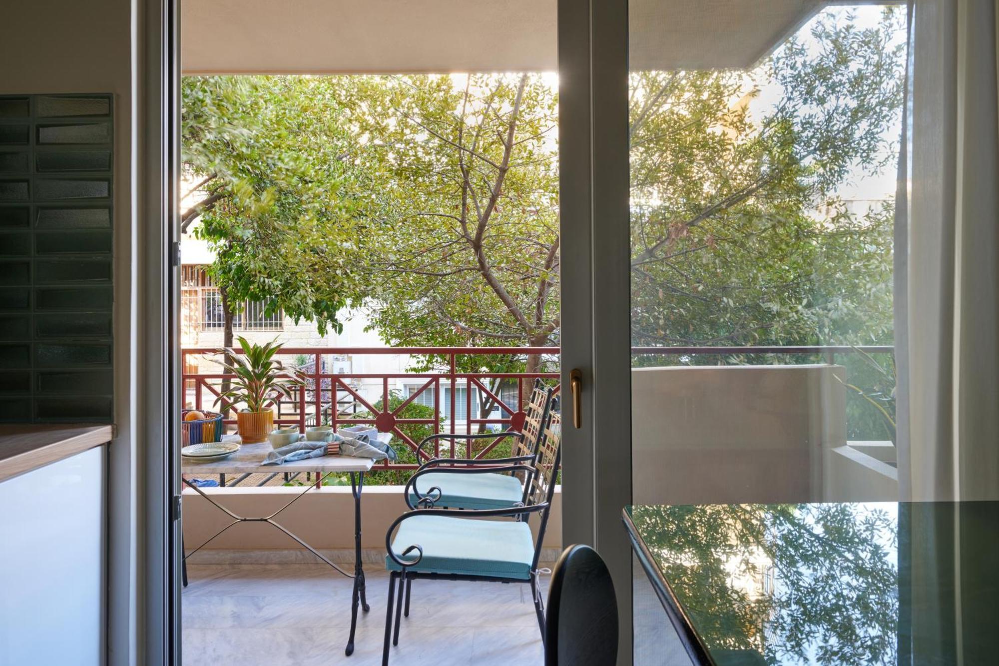 Rastoni Acropolis Uniquely Located Stylish Apartment Athens