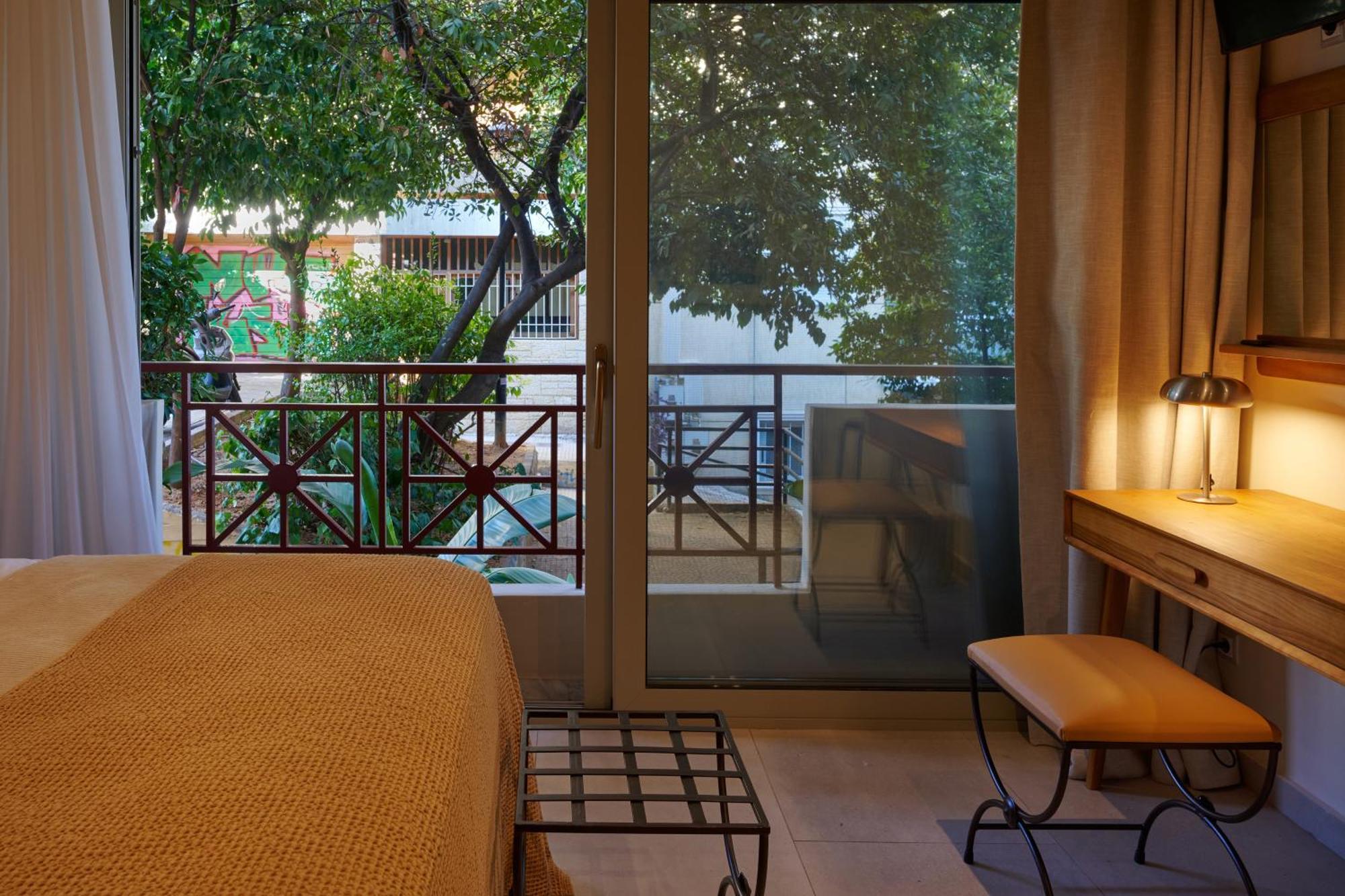 Rastoni Acropolis Uniquely Located Stylish Apartment Athens