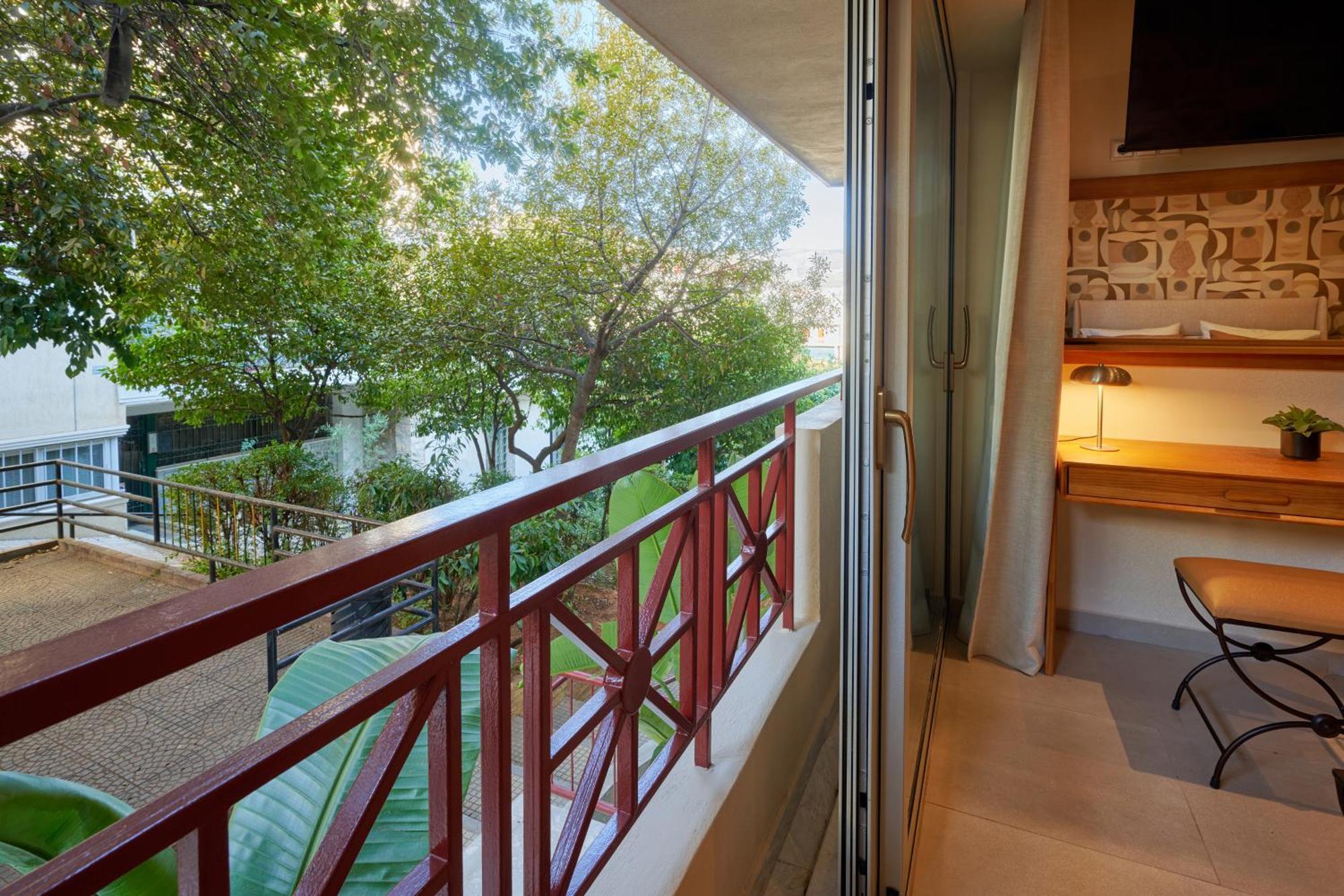 Rastoni Acropolis Uniquely Located Stylish *