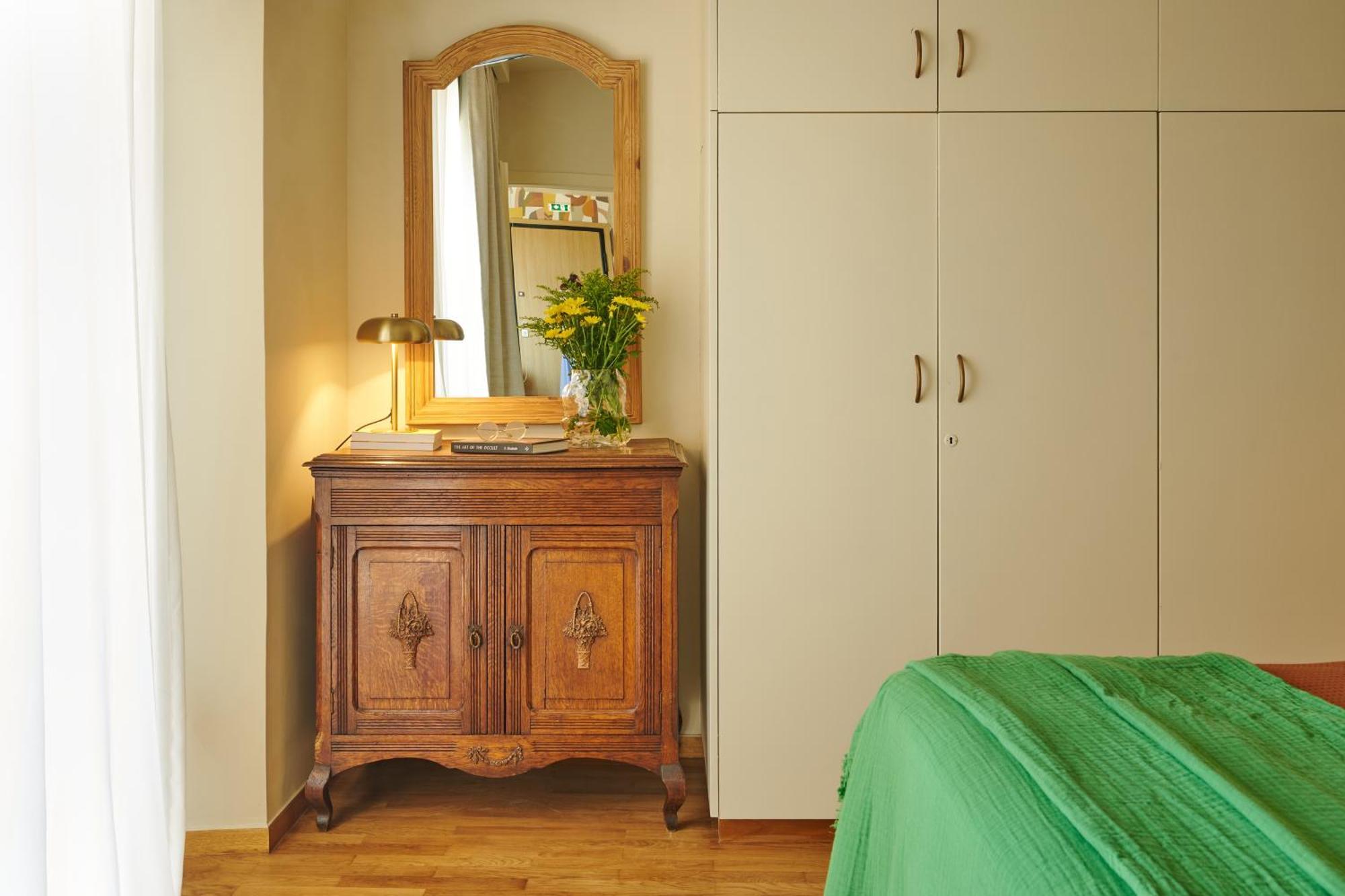 Rastoni Acropolis Uniquely Located Stylish *