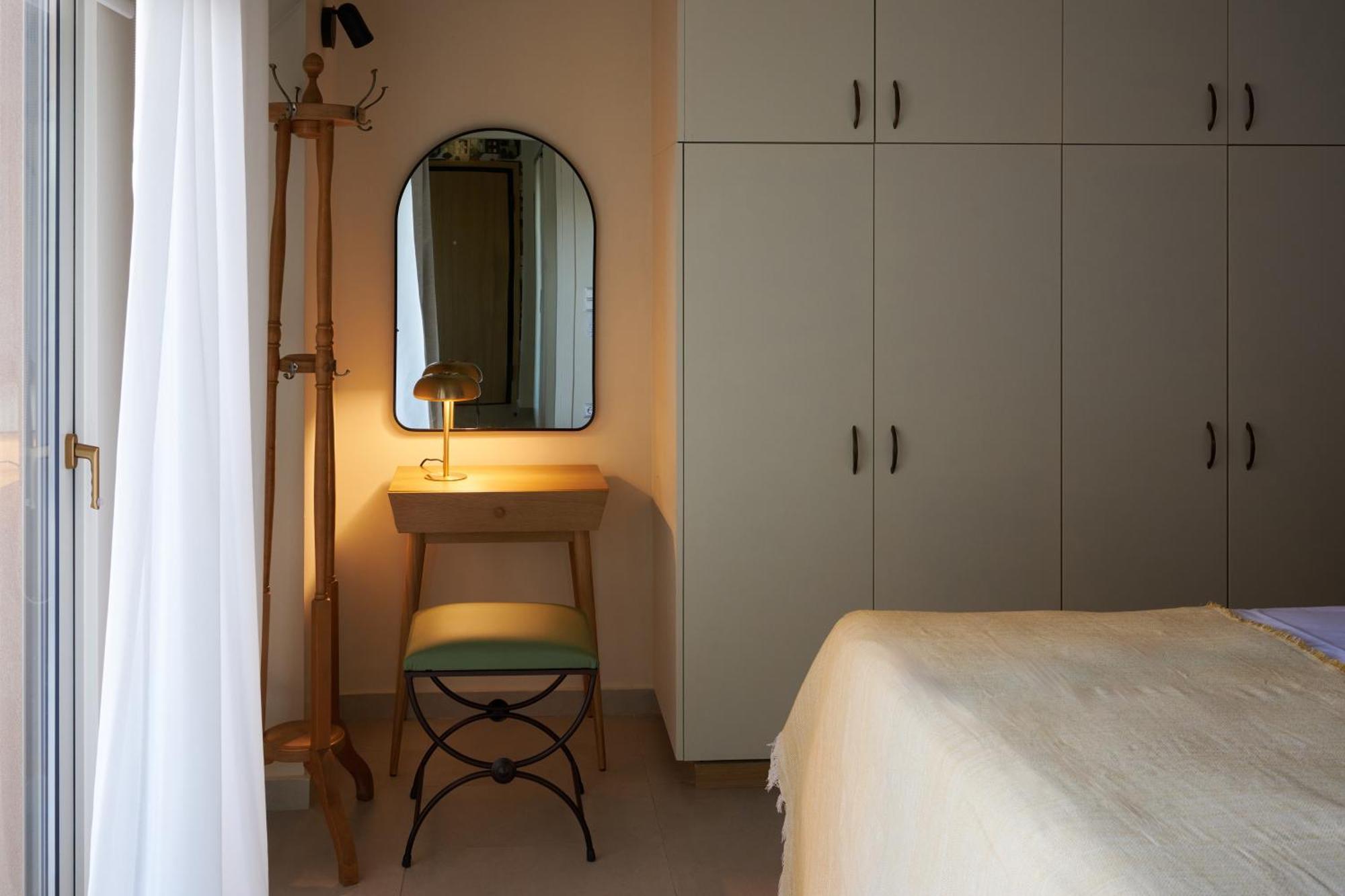 Rastoni Acropolis Uniquely Located Stylish Apartment *