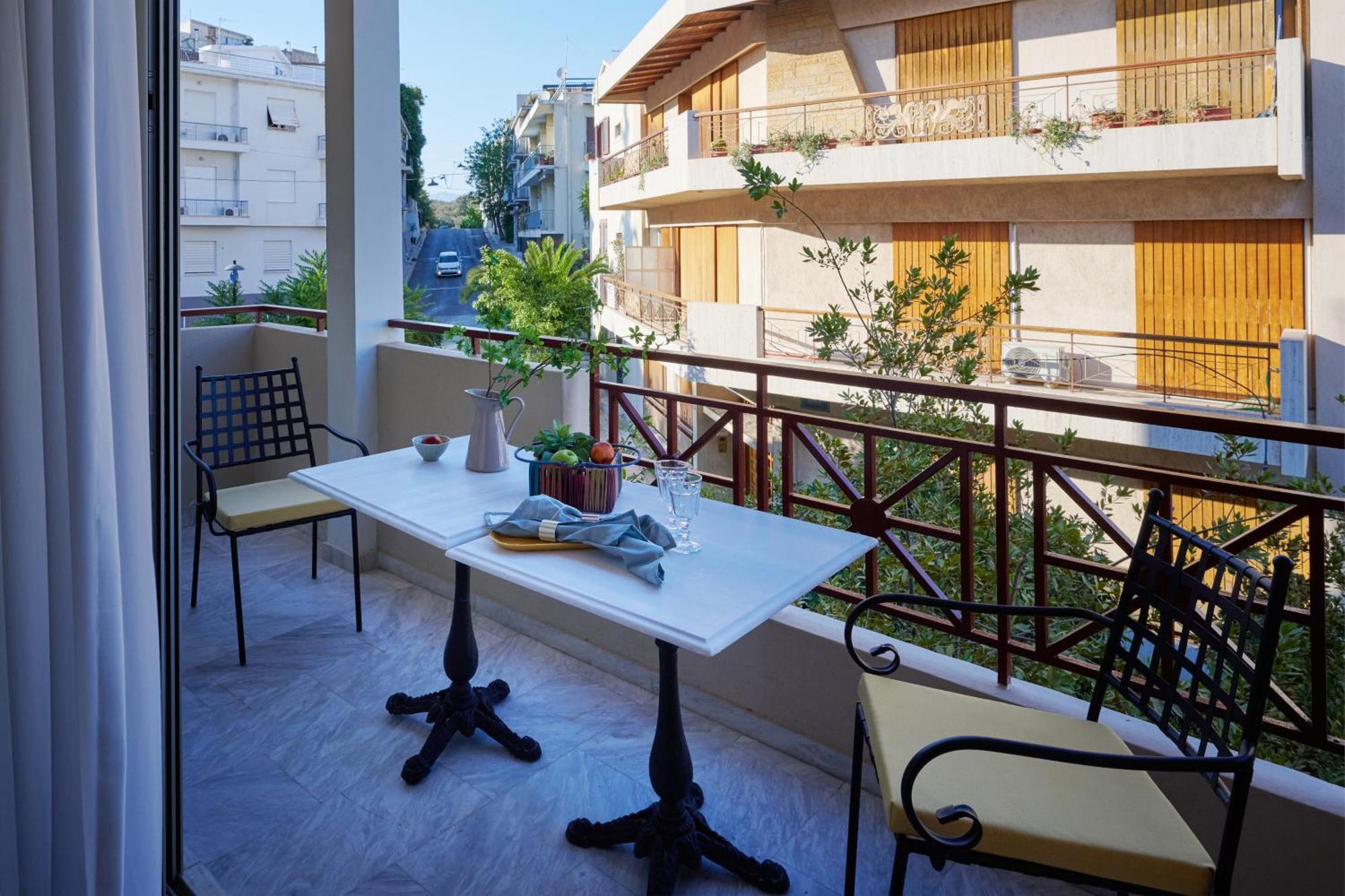 Rastoni Acropolis Uniquely Located Stylish Apartment Athen